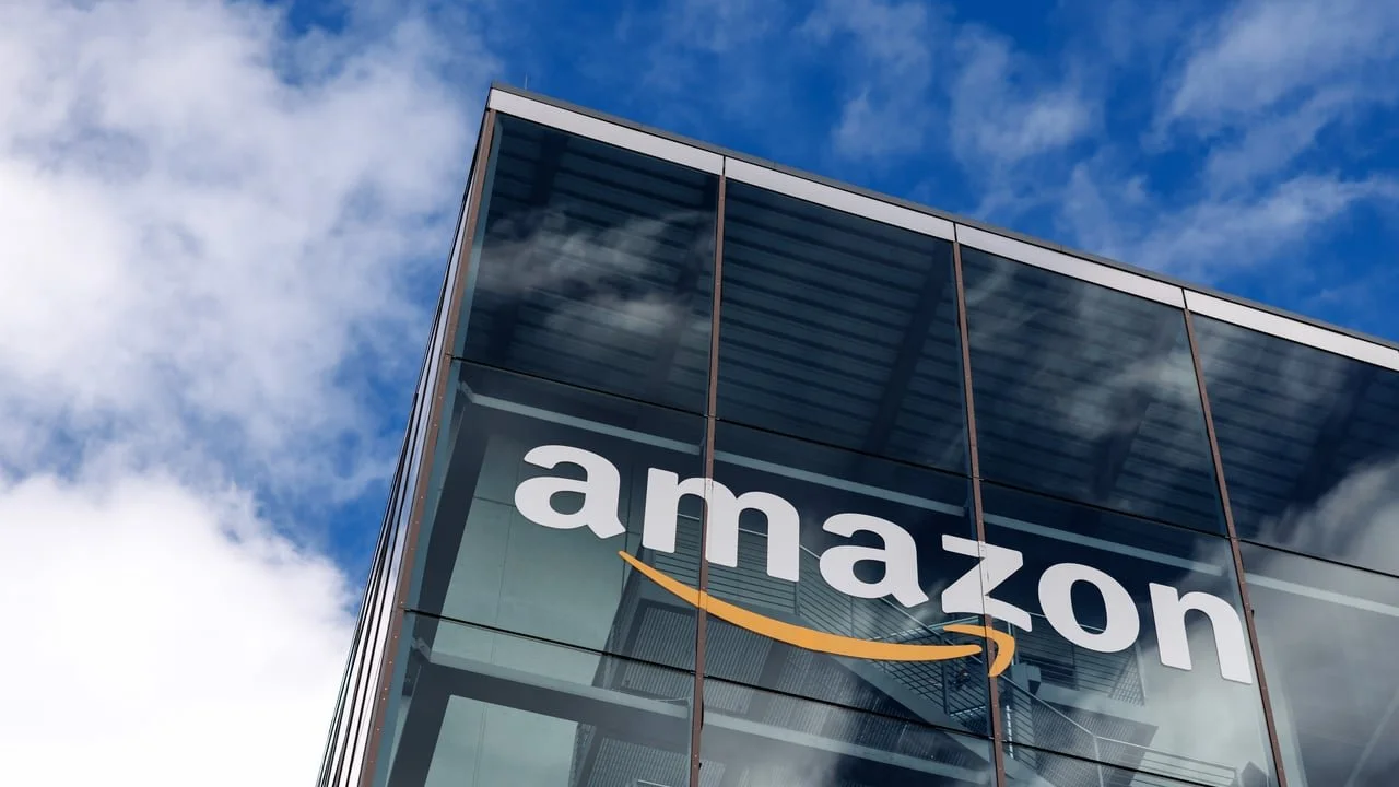 Amazon Files FCC Application for 5,105-Satellite D2D Network