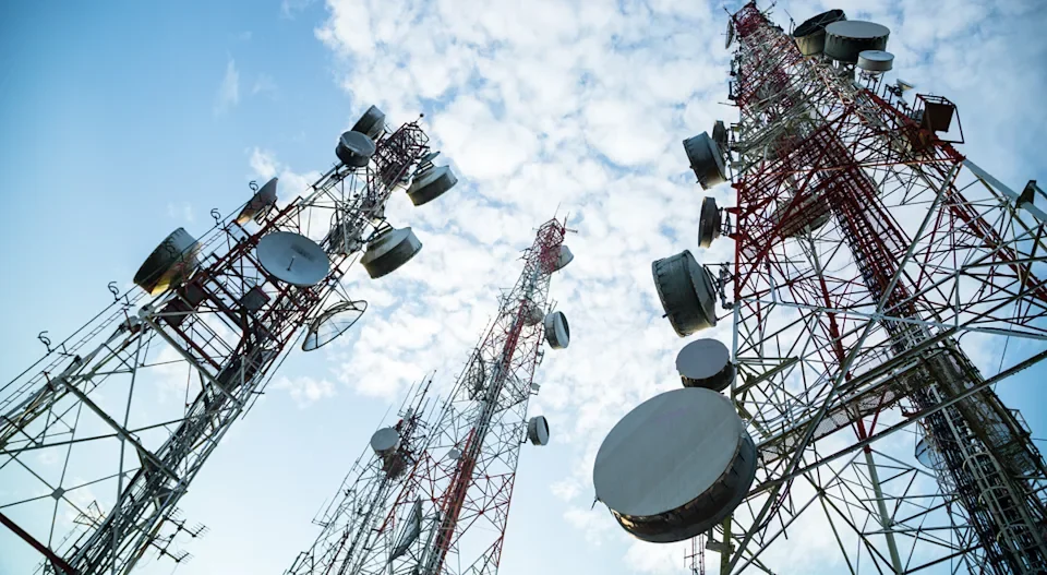 European Operators Weighing Consortium for Satellite-to-Mobile Spectrum - Bloomberg