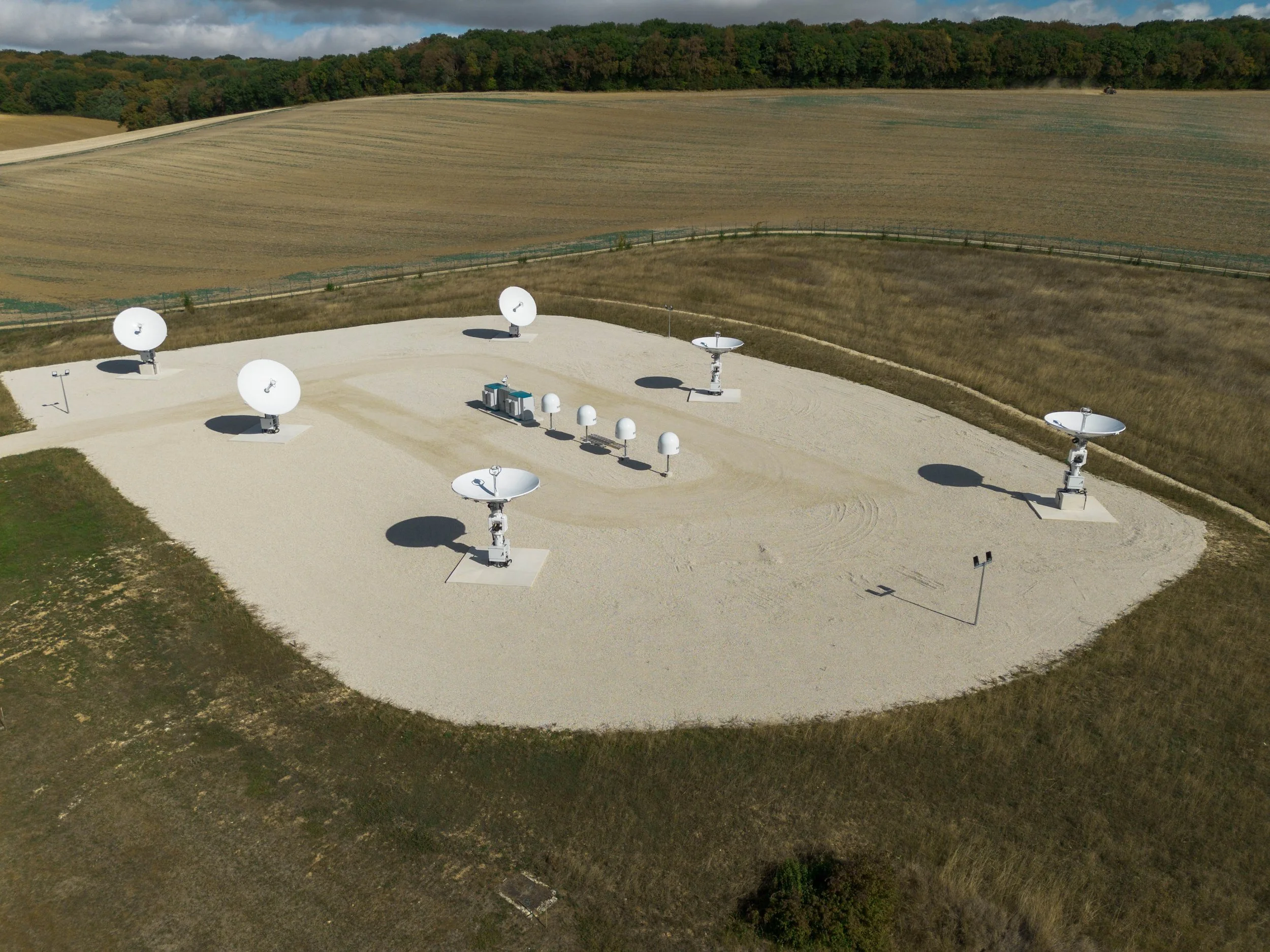 Orange and Telesat Commission First European Gateway for Lightspeed LEO Network