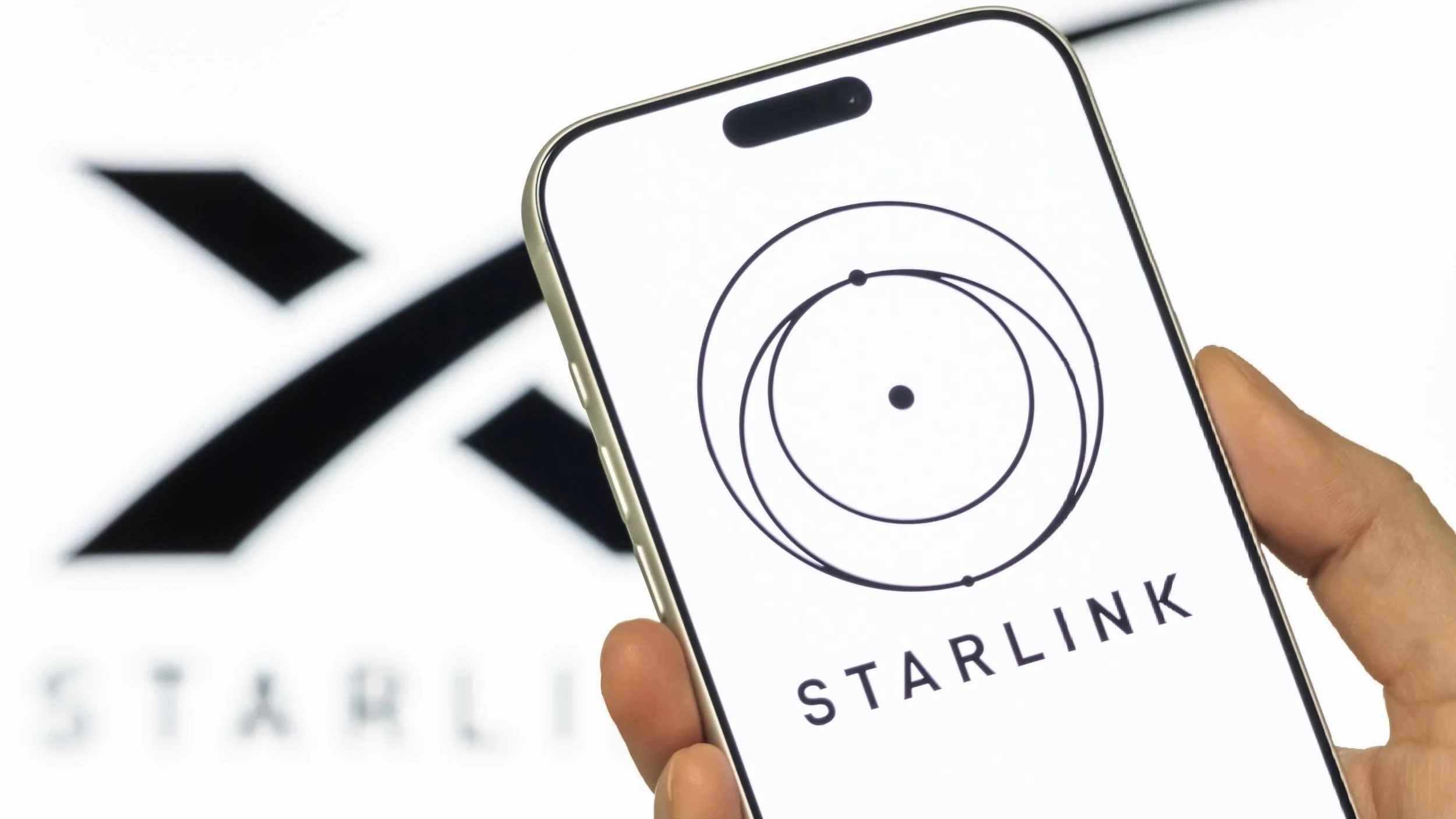 Reports say SpaceX Eyeing 80,000 US Cell Sites as Starlink Mobile Ambitions Grow