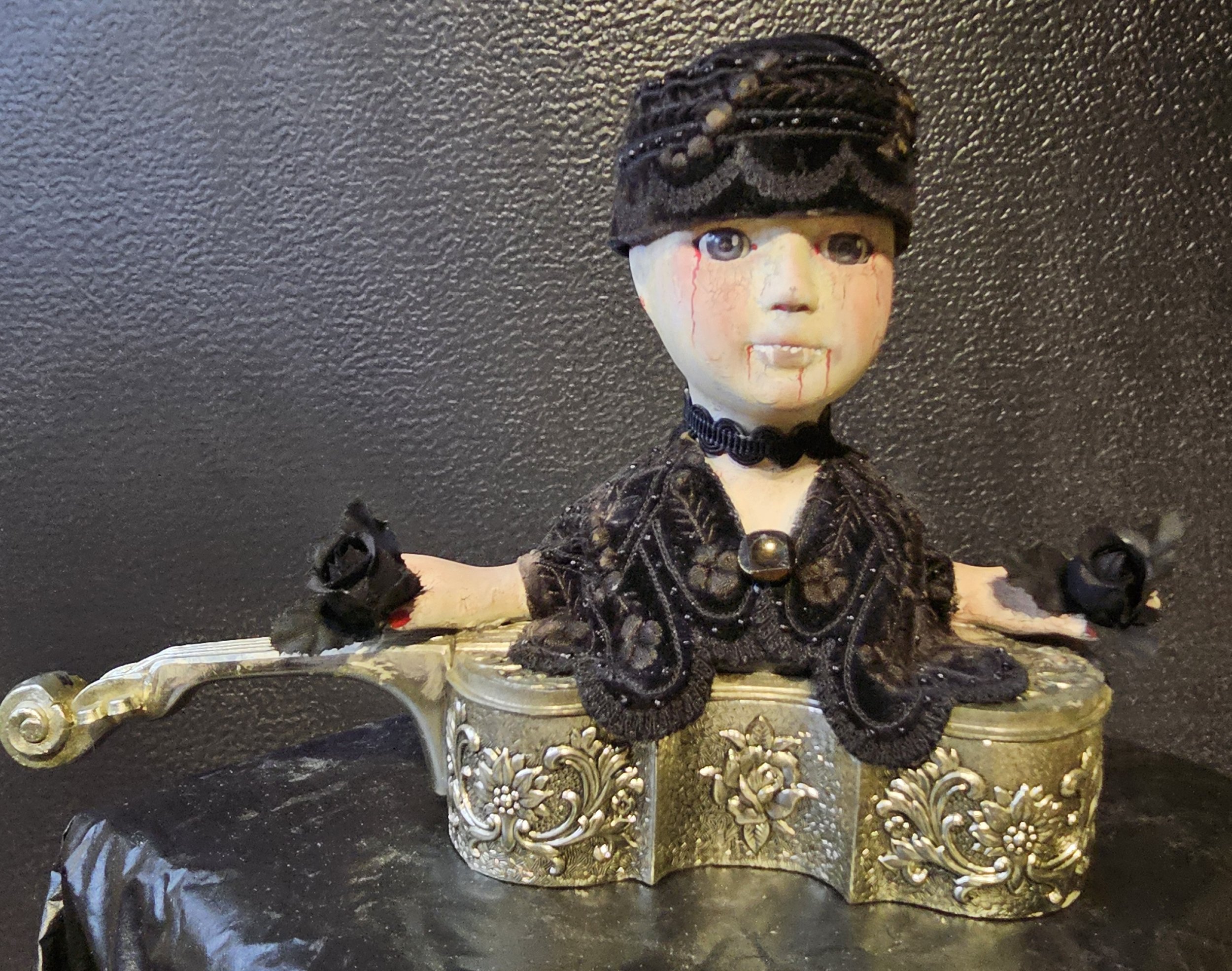 Vintage Violin (Music Box)