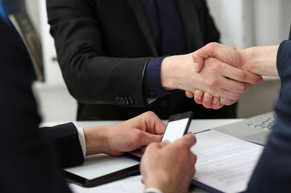 Choosing International Arbitration or Vietnamese Courts in International Commercial Disputes