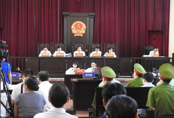 phiên tòa hình sự.jpg