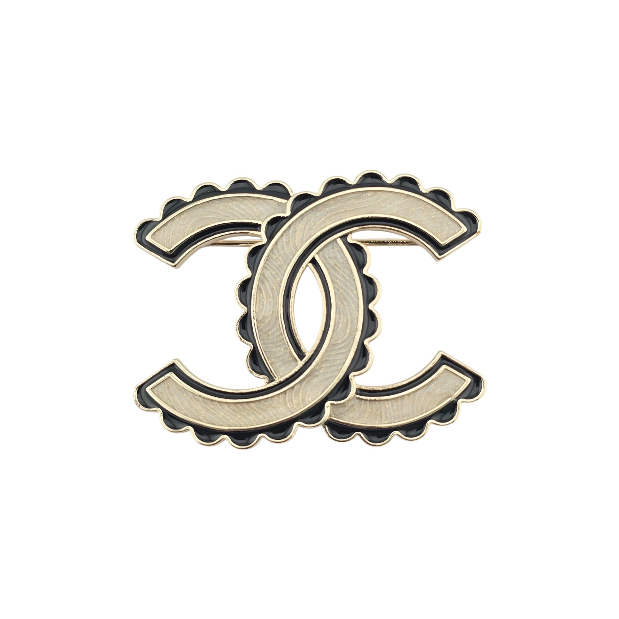 Chanel CC Enamel White/Black Brooch 2024