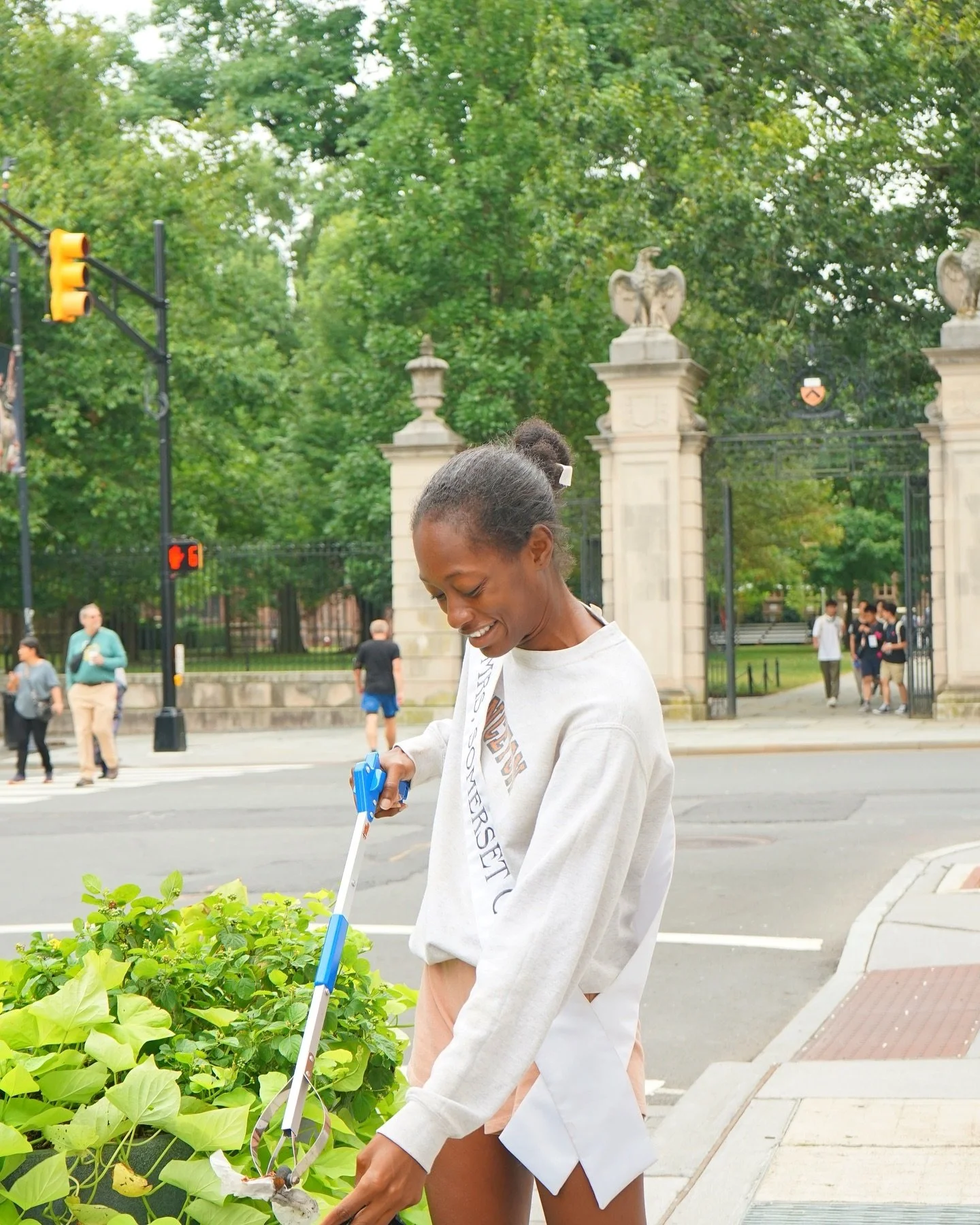 Flashback Friday!
KEEPING PRINCETON NJ CLEAN 🧼
#KeepNewJerseyClean
-Raychelle Jackson
A Wife & Mother of four by the age of 22,
Mission: Keep New Jersey Clean.
Platform: “I’m Every Woman”. -Postpartum Depression survivor us