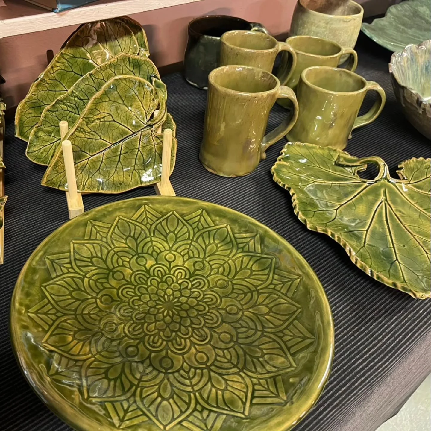 Astiakurssilla on viel&auml; tilaa! 
Kurssilla voit tehd&auml; esim. kulhoja, vateja, lautasia tai mukeja  k&auml;sinrakennuksen perustekniikoilla.

Esineiden muotoilu 

su 16.11 klo 11 &ndash; 15

Lasitus

su 30.11 klo 11 - 15

Kurssin hinta 80&euro