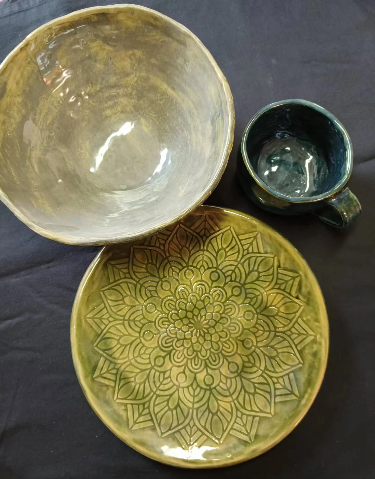 Astiakurssilla on viel&auml; tilaa

18. 4.  ja 19.4. klo 11-15
Lasitus 3.5. klo 11-15

Kurssilla voit tehd&auml; astioita esim. kulhoja, vateja tai mukeja  k&auml;sinrakennuksen perustekniikoilla.  Kurssi sopii hyvin my&ouml;s aloittelijoille.

Kurss