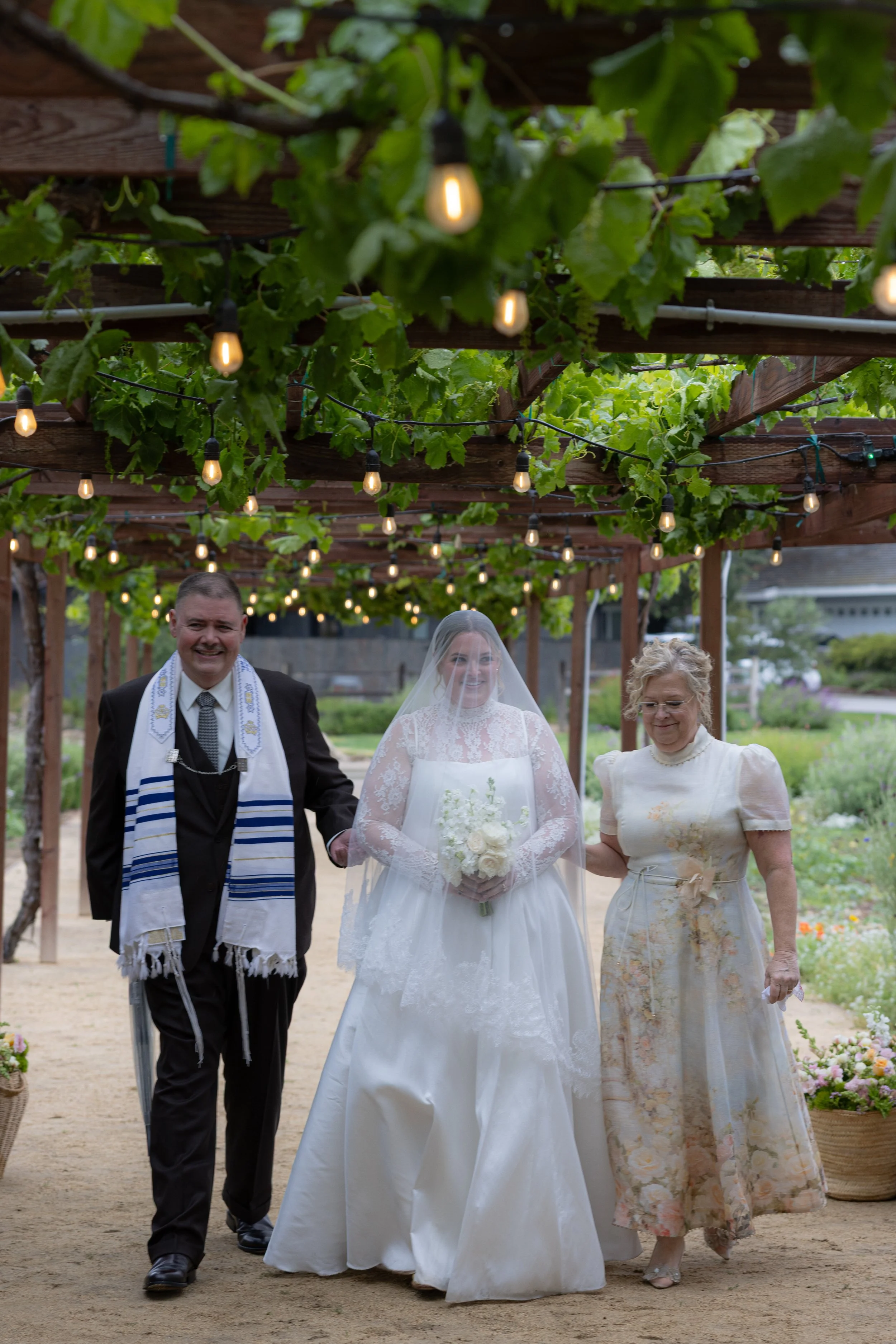 Laura & Manouk Previews W-1.jpg
