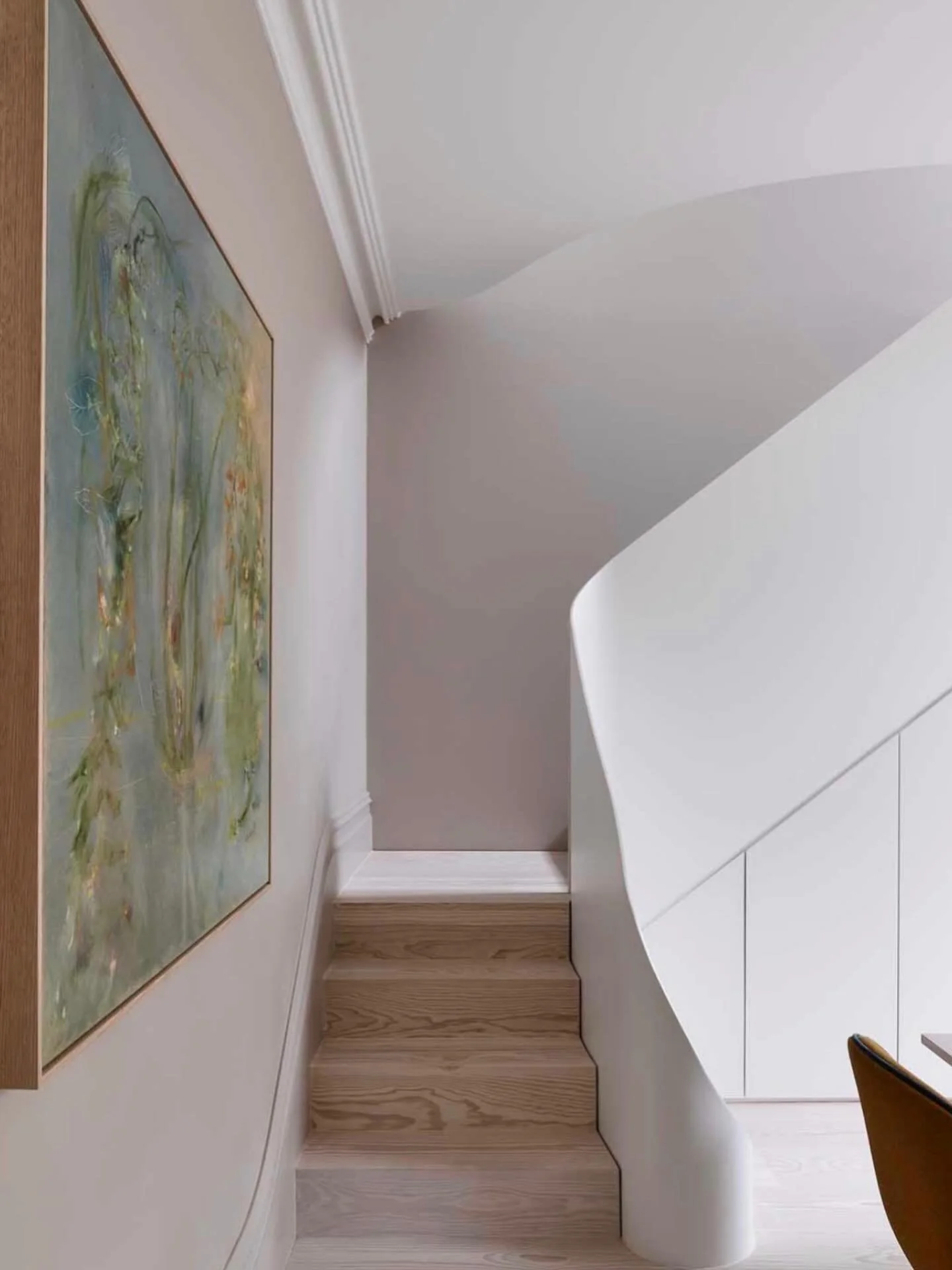 Soft curves, clean lines, and quiet luxury ✨
.
.
.
Fitzroy Bridge House 
by Matt Gibson Architecture + Design
#modernliving #luxeliving #interiordesign