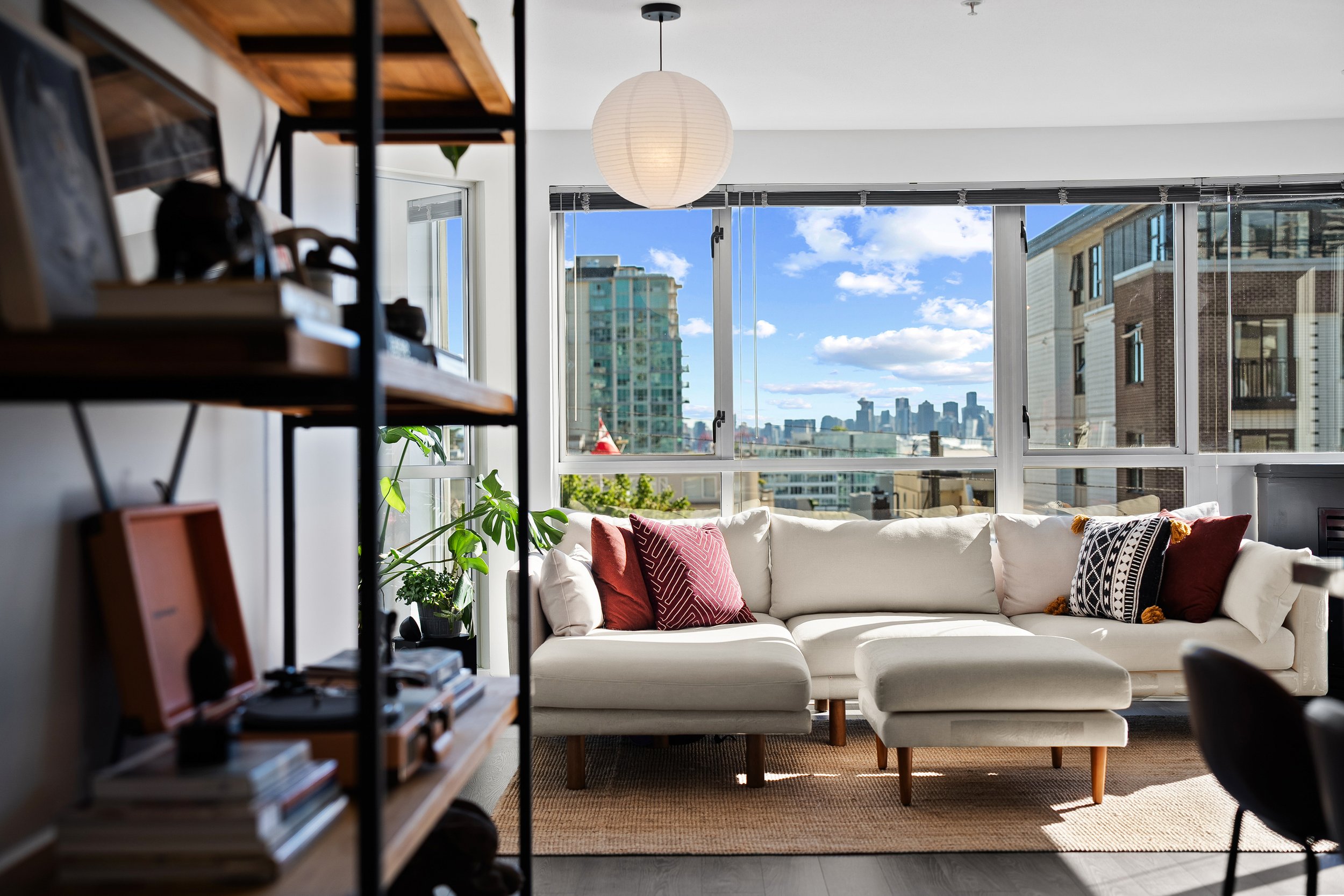 122-E-3rd-St-25.jpg
