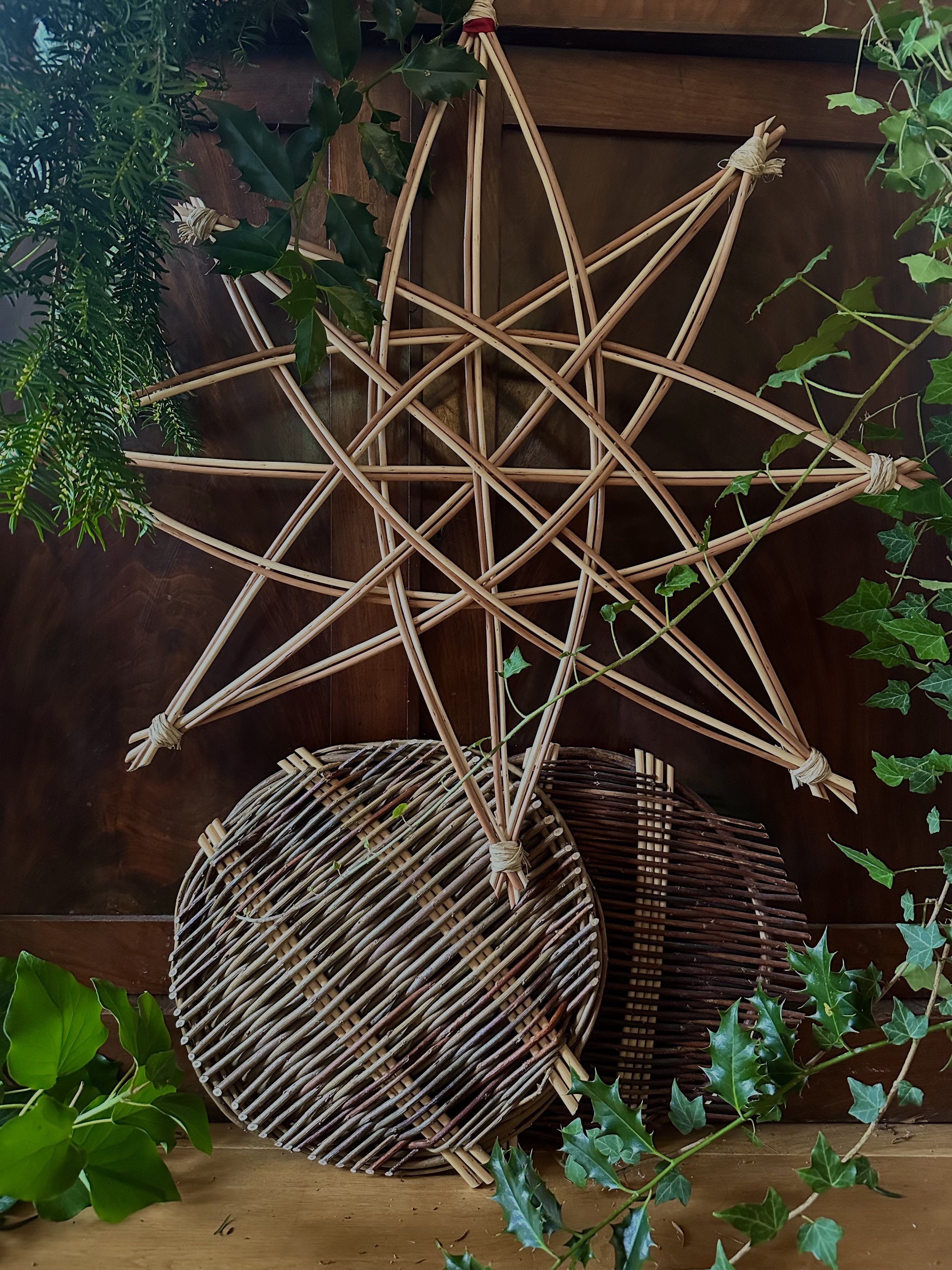 Willow platters and Christmas star