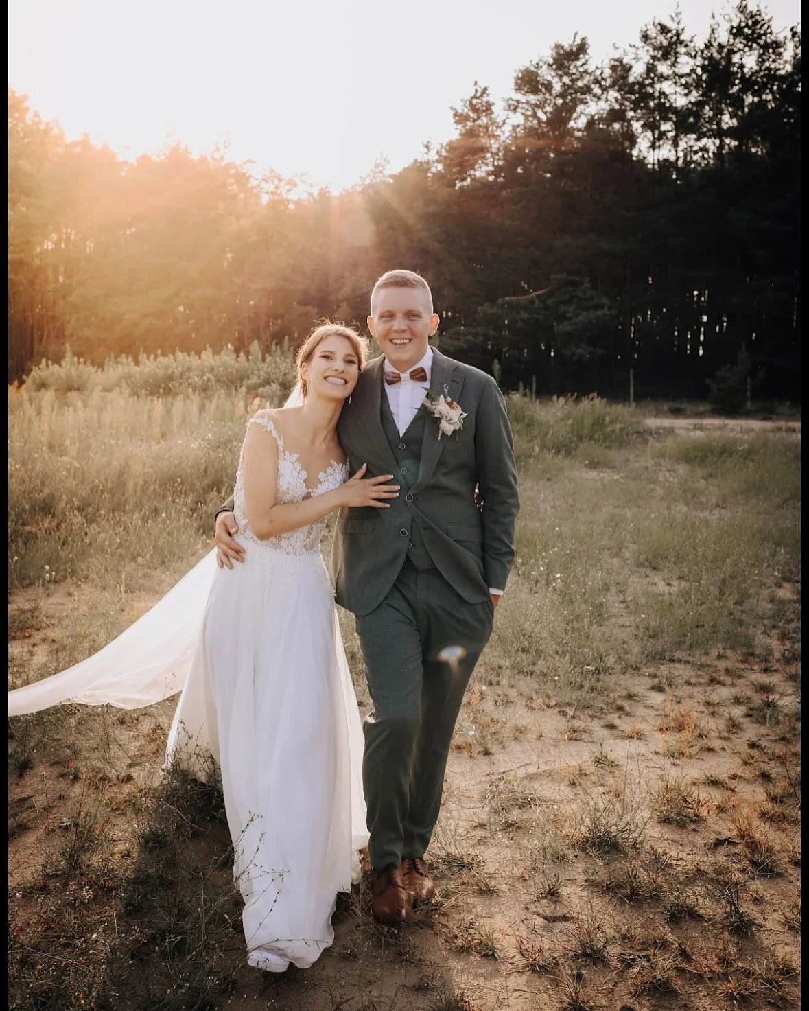 Your wedding day should be all about you&mdash;not your budget. We specialize in beautiful, affordable wedding photography that lets you stay present and soak it all in. DM or call (314) 467-8163 to learn more.

#AffordableWeddingPhotography #STLWedd