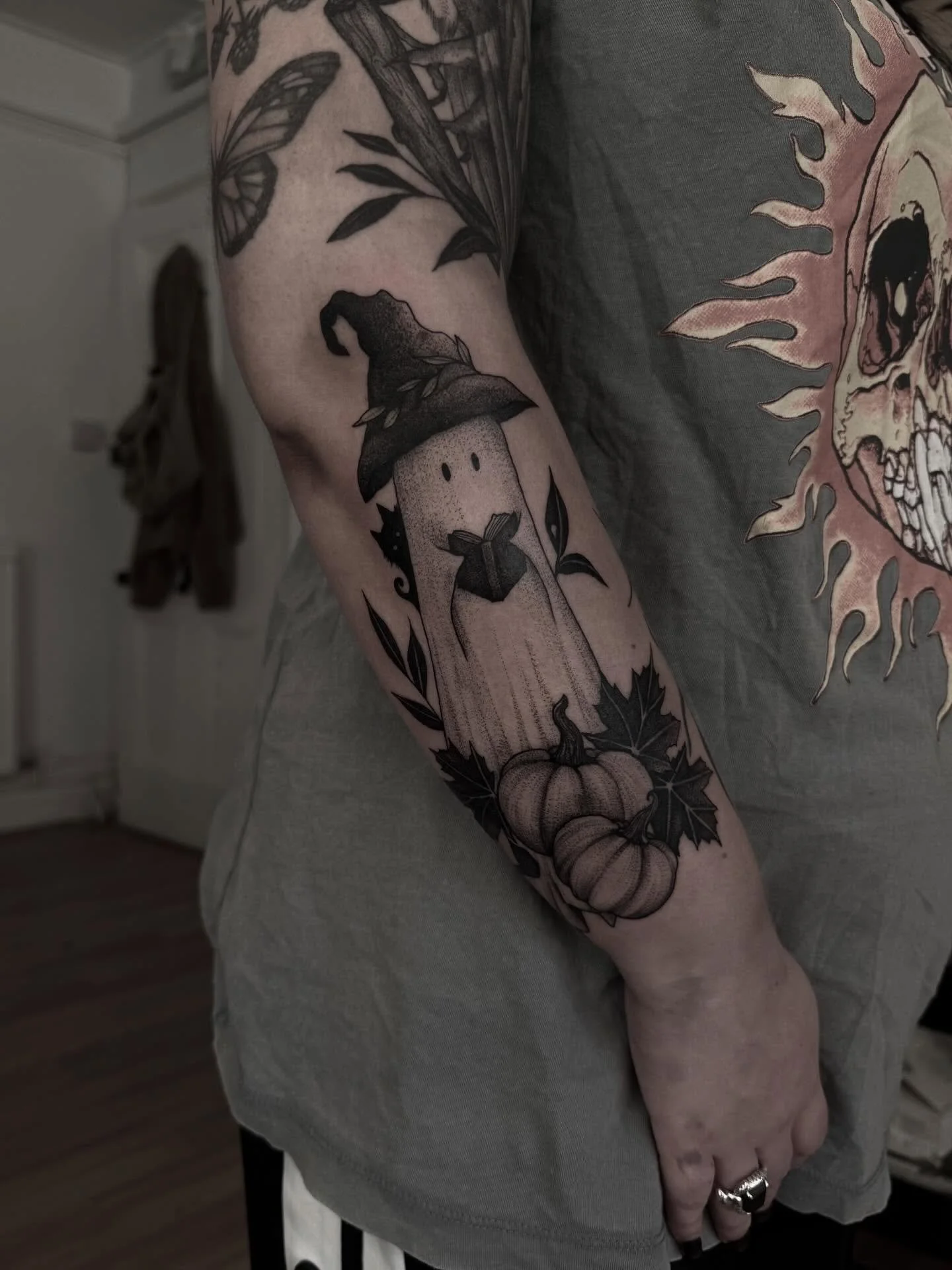 Lil ghost or 👻 for Helen. Thank you!