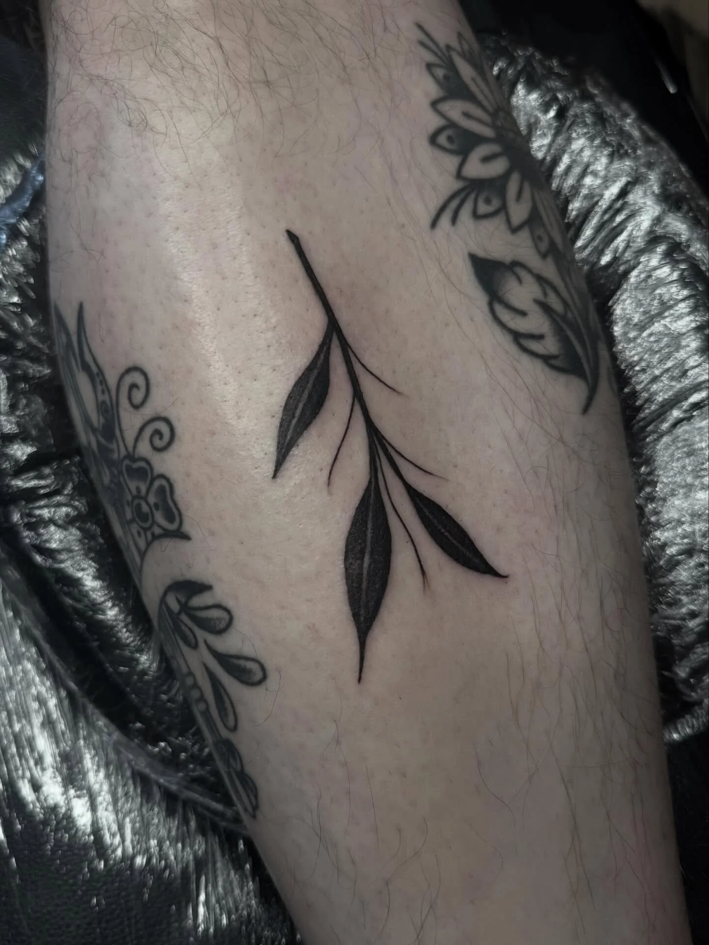 Freehand leaves from my Halloween flash for Blaine. So lovely to see you again!