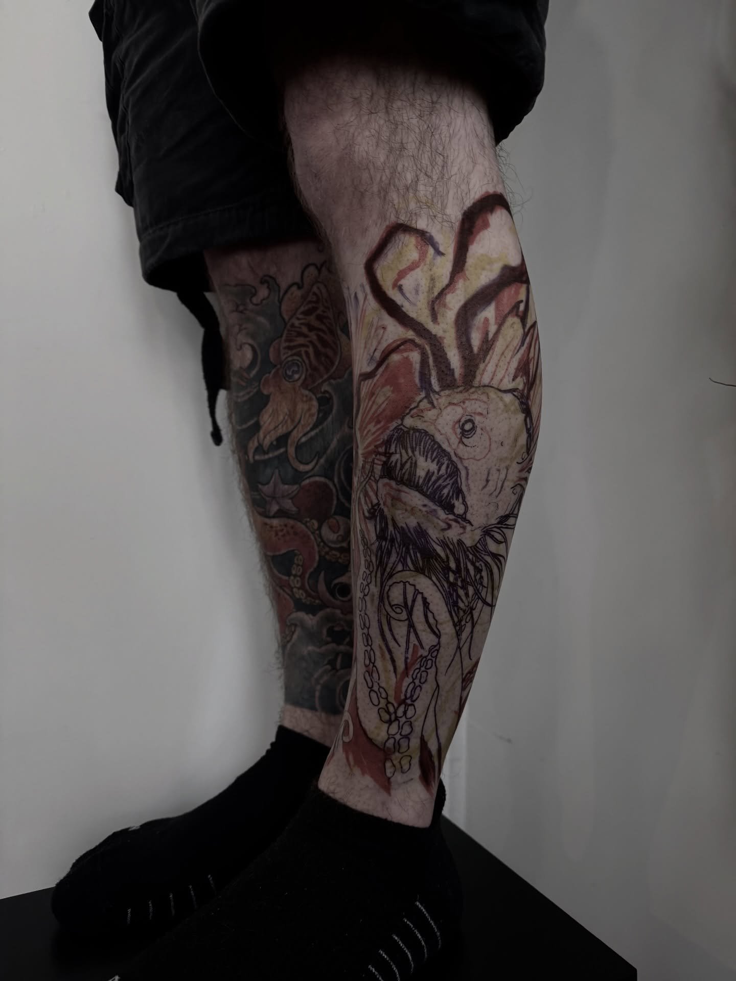 Freehand deep sea creature leg sleeve. Thank you for trusting with me this. Can&rsquo;t wait to add more &amp; watch this come to life 🧜🏻&zwj;♀️🦈

More freehand work please. It&rsquo;s my favourite! 

#freehandtattoo #seacreatures #darkart #darkwo