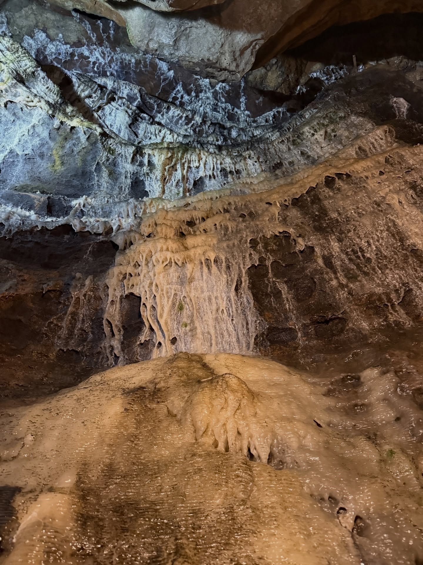 Living my cave dream 🪨