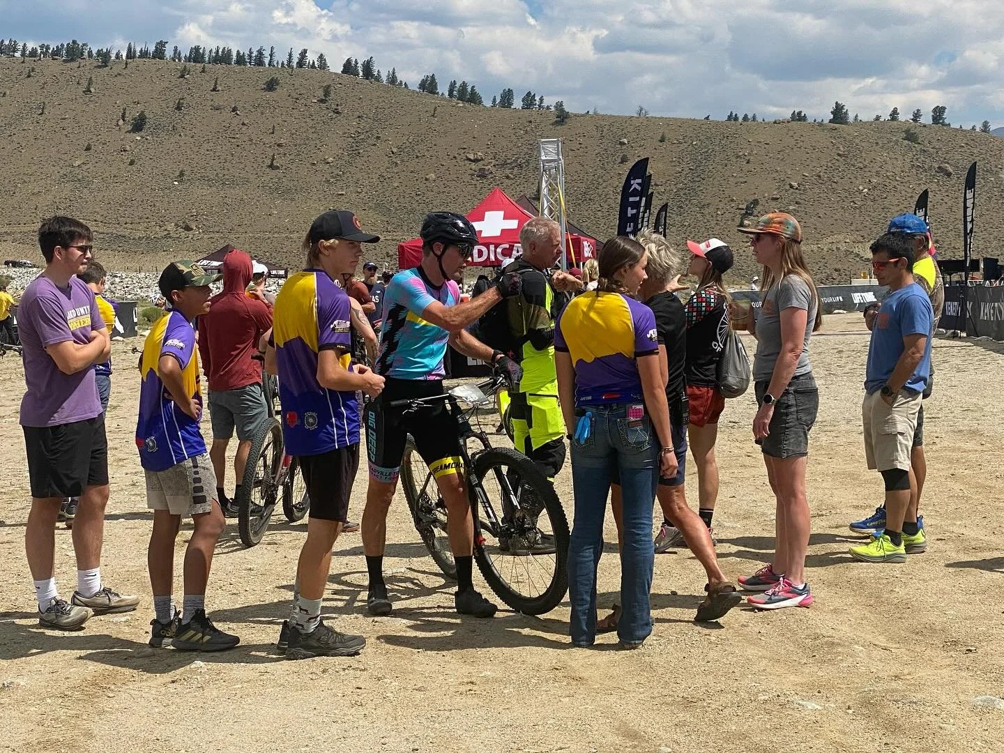The Dream Chaser giving a taste of the effort he&rsquo;s gonna give come &ldquo;The Big Race&rdquo;. The kids are obviously proud! Don&rsquo;t forget to get in on his effort for our kids @leadvilletrail100legacy