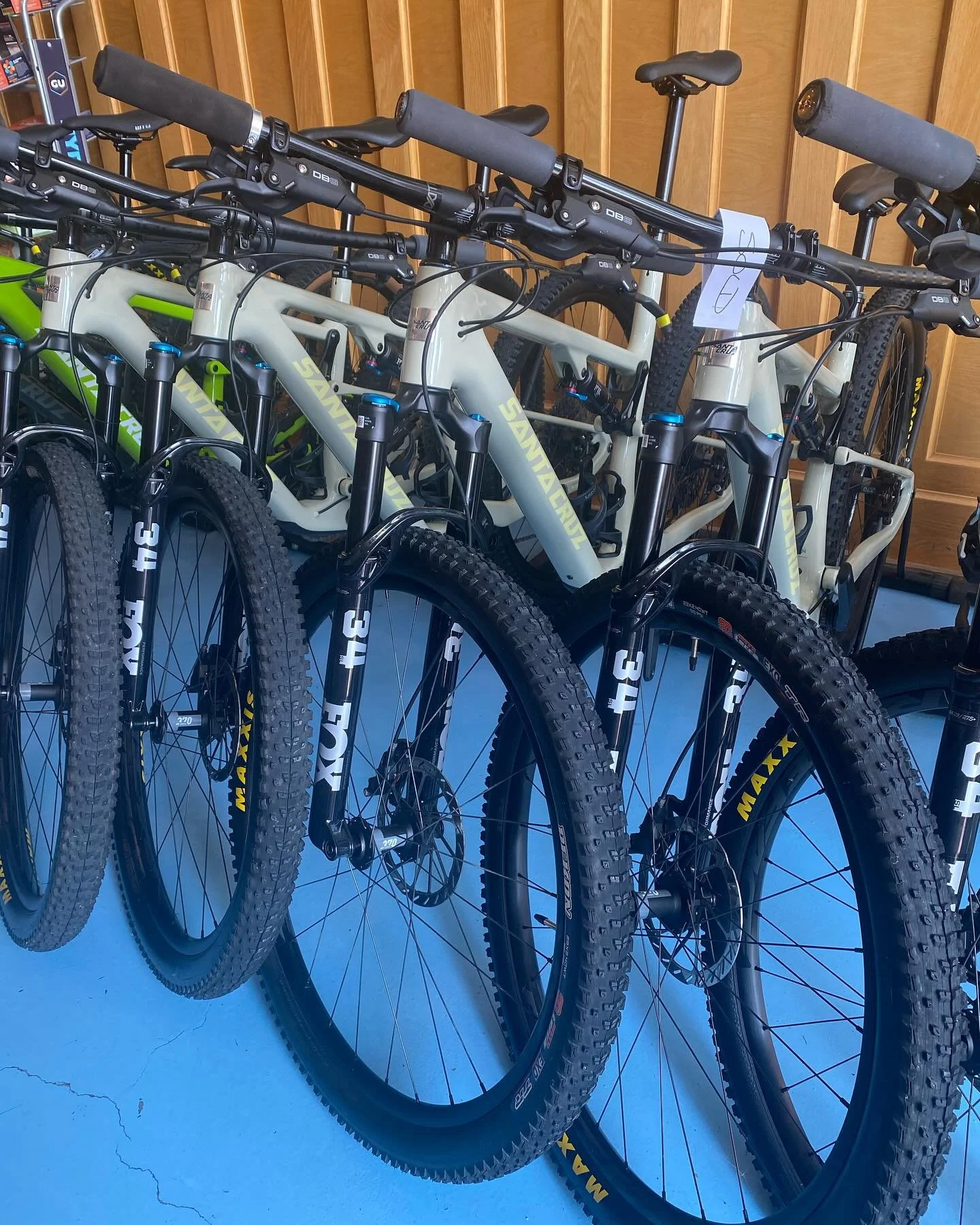 We are thinning the herd of demos. We have one Large Blur we are ready to let go&hellip;.Pick the best one of the 3 and it&rsquo;s yours for $3500. Retailed for $5800. #santacruzbikes