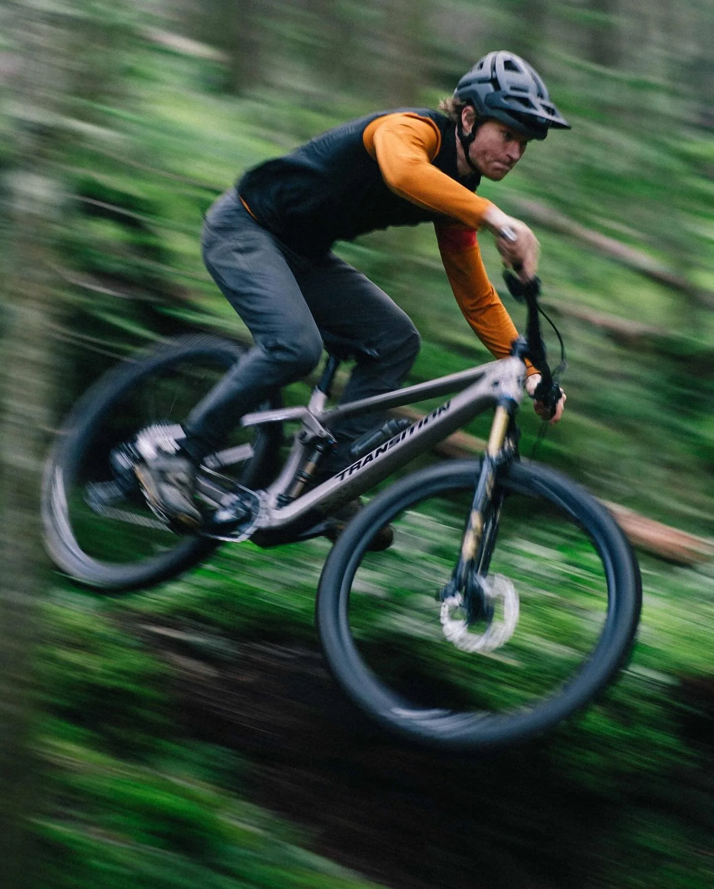 Folks!..The new @transitionbikes Spur has arrived! With new geometry, updated frame design and on bike storage, this bike is gonna take the quiver killing genre by storm! Cannot wait to get on mine! Check out the review here on pinkbike:  https://www