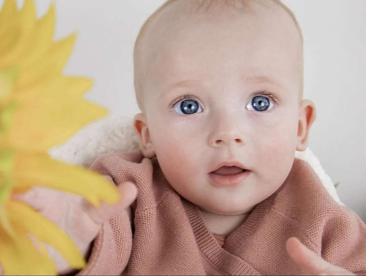 Parenthood feels like a blur sometimes, doesn&rsquo;t it? That&rsquo;s why I believe in capturing the tiny details&mdash;the sparkle in their eyes, the way their little hands reach out&mdash;because these are the moments we&rsquo;ll want to remember 