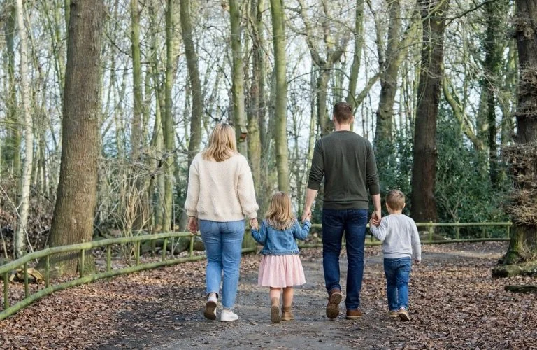 Spring Woodland Family Minis are here 🌿

📍 Eastham Country Park
📅 Saturday 25th April
⏳ 20 minute session
📷 5 digital images included
💷 &pound;99
🎟 Only 8 sessions available