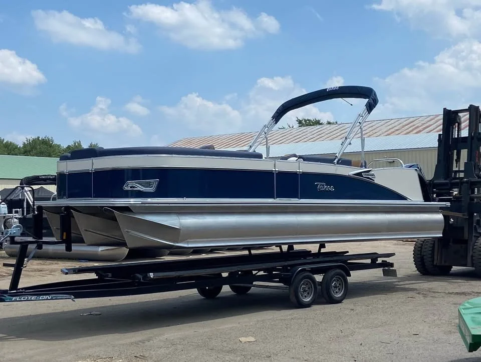 Boat exterior view.jpg