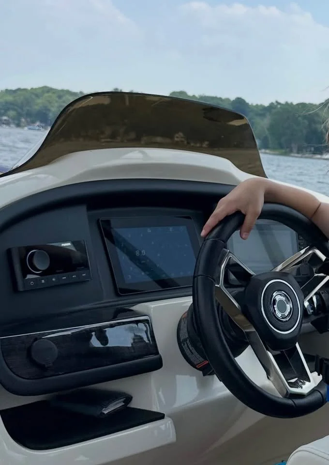 Boat console view 2.jpg