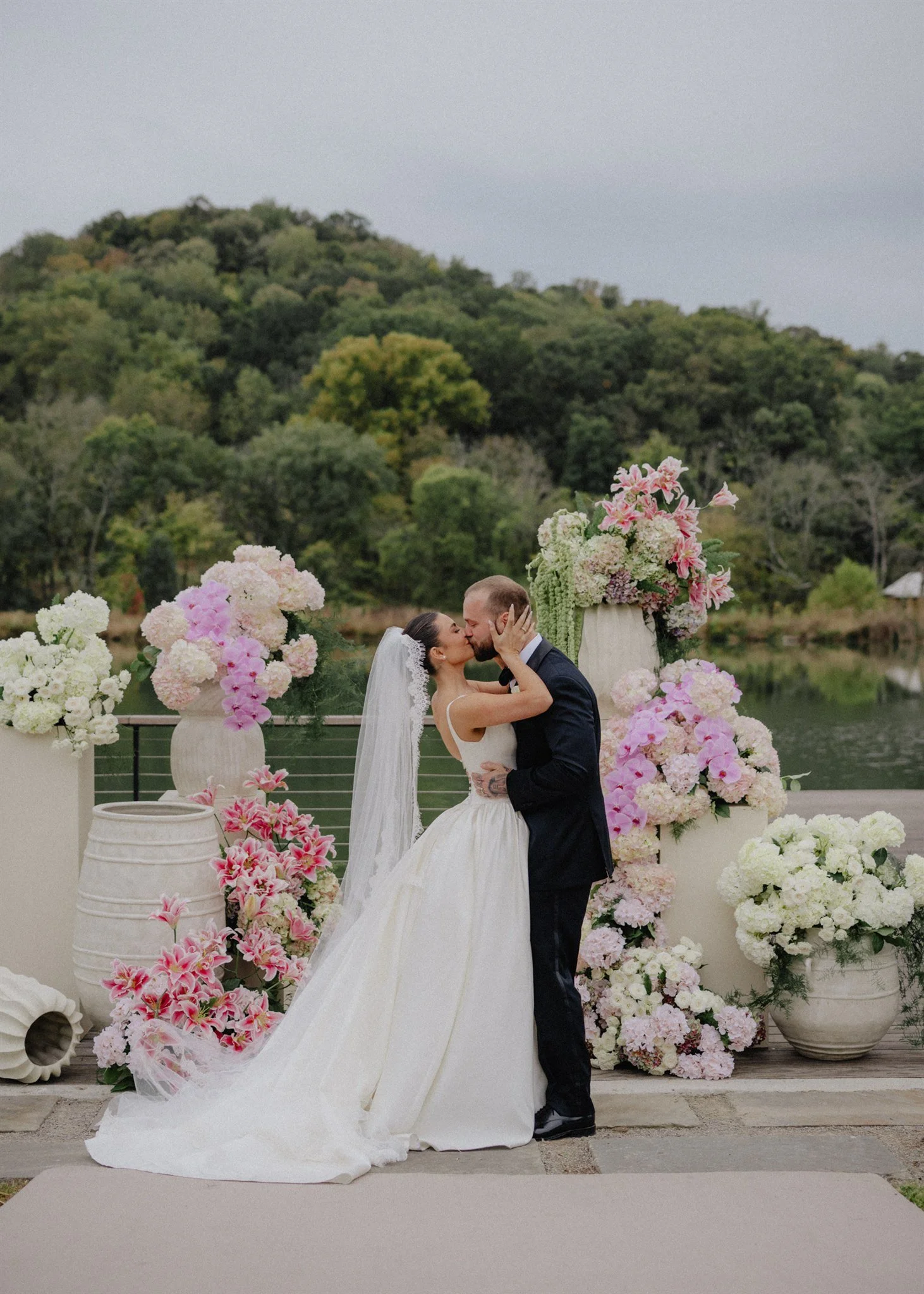 40-Claire and Alex Sneak Peeks Sneak Peeks (2).jpg