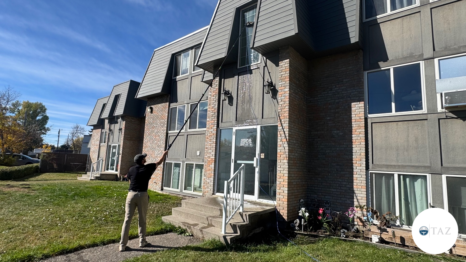 Apartment &amp; Townhome Window Cleaning in Calgary: What Property Managers Should Know