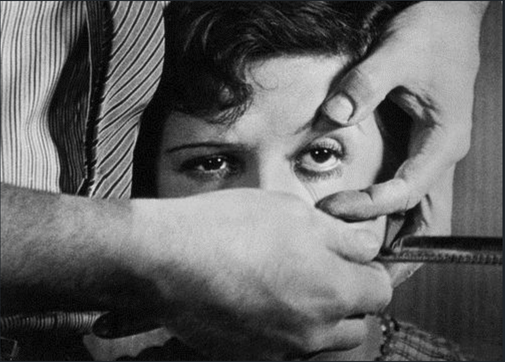 Alfred Stieglitz and Julien Levy: Introducing Modernism to America
