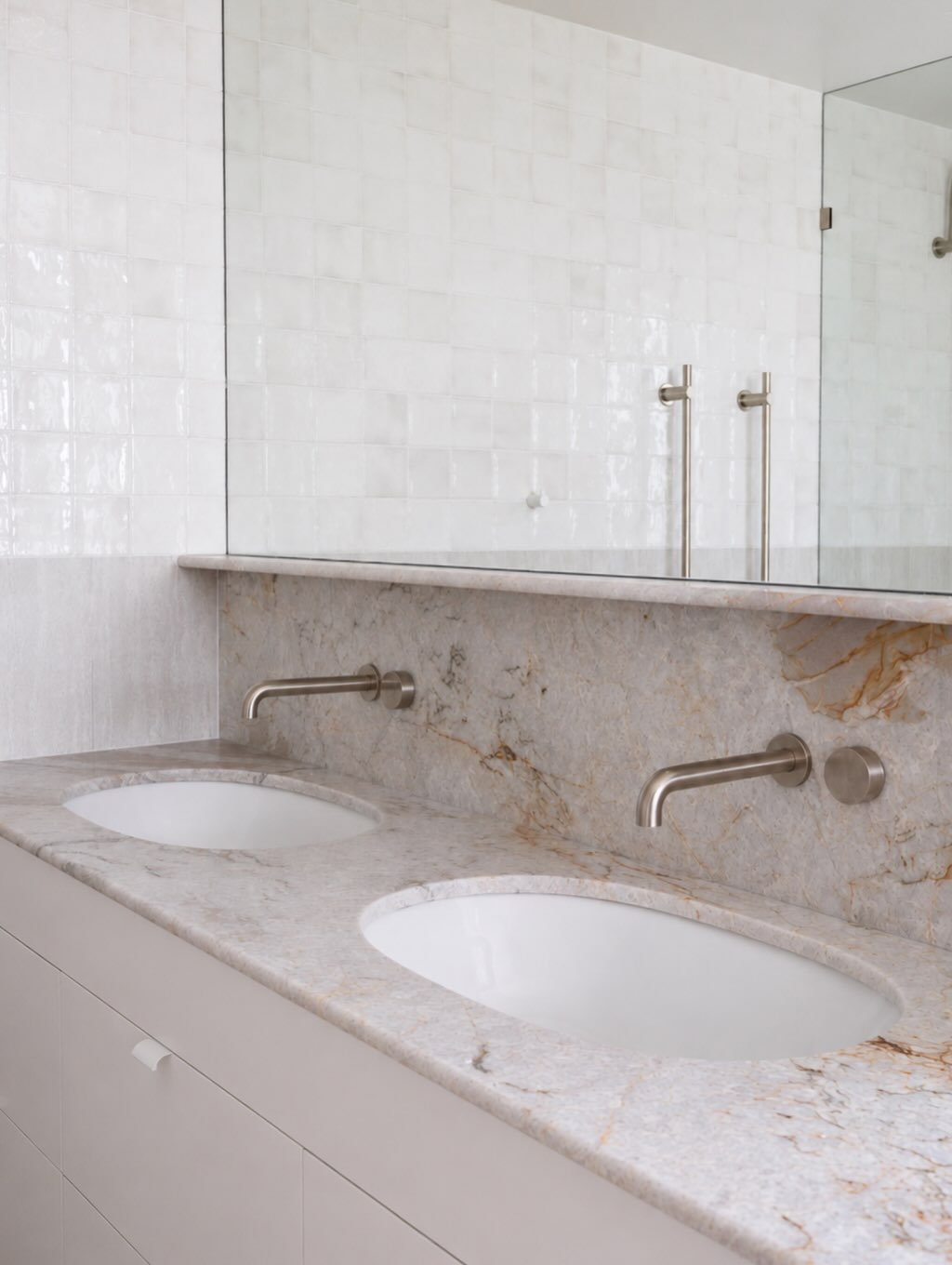 DOUGLAS ST, SUNSHINE BEACH 

Quiet luxury, in every detail. A refined palette of natural stone, soft texture and considered finishes, brought together with a focus on simplicity and craftsmanship.

Design &mdash; @georgina_price_design 

#bathroomren