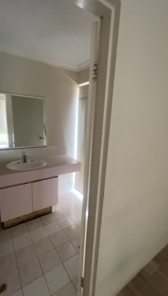 Stellfox Ensuite 2 Before 2.png