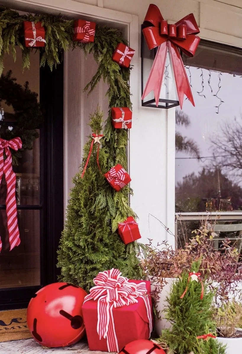 Garland - Presents_3.jpeg