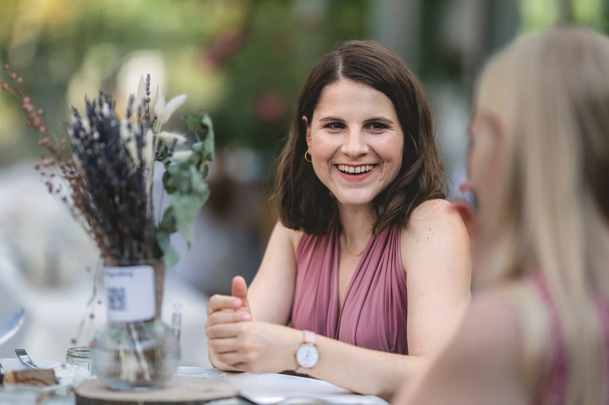 Hochzeitsfotos von Sina und Lena, einem LGBTQ+ Paar in Stuttgart, aufgenommen von einem Hochzeitsfotografen aus Stuttgart.-7.jpg