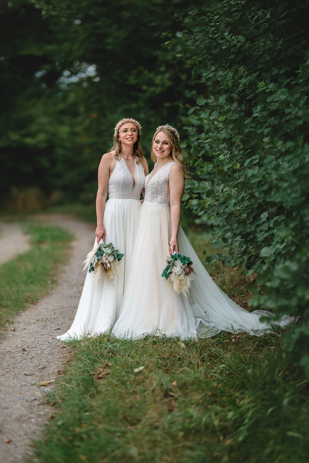 Hochzeitsfotos von Sina und Lena, einem LGBTQ+ Paar, in Stuttgart, aufgenommen von einem Hochzeitsfotografen4.jpg