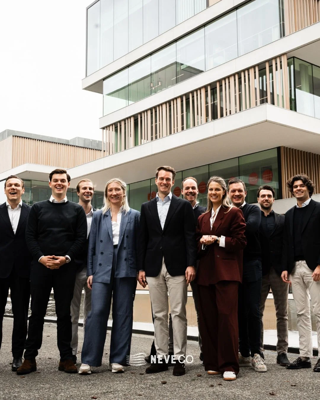 Grateful for this team. 
𝗛𝗮𝗽𝗽𝘆 𝗛𝗼𝗹𝗶𝗱𝗮𝘆𝘀 from all of us! ✨🎄