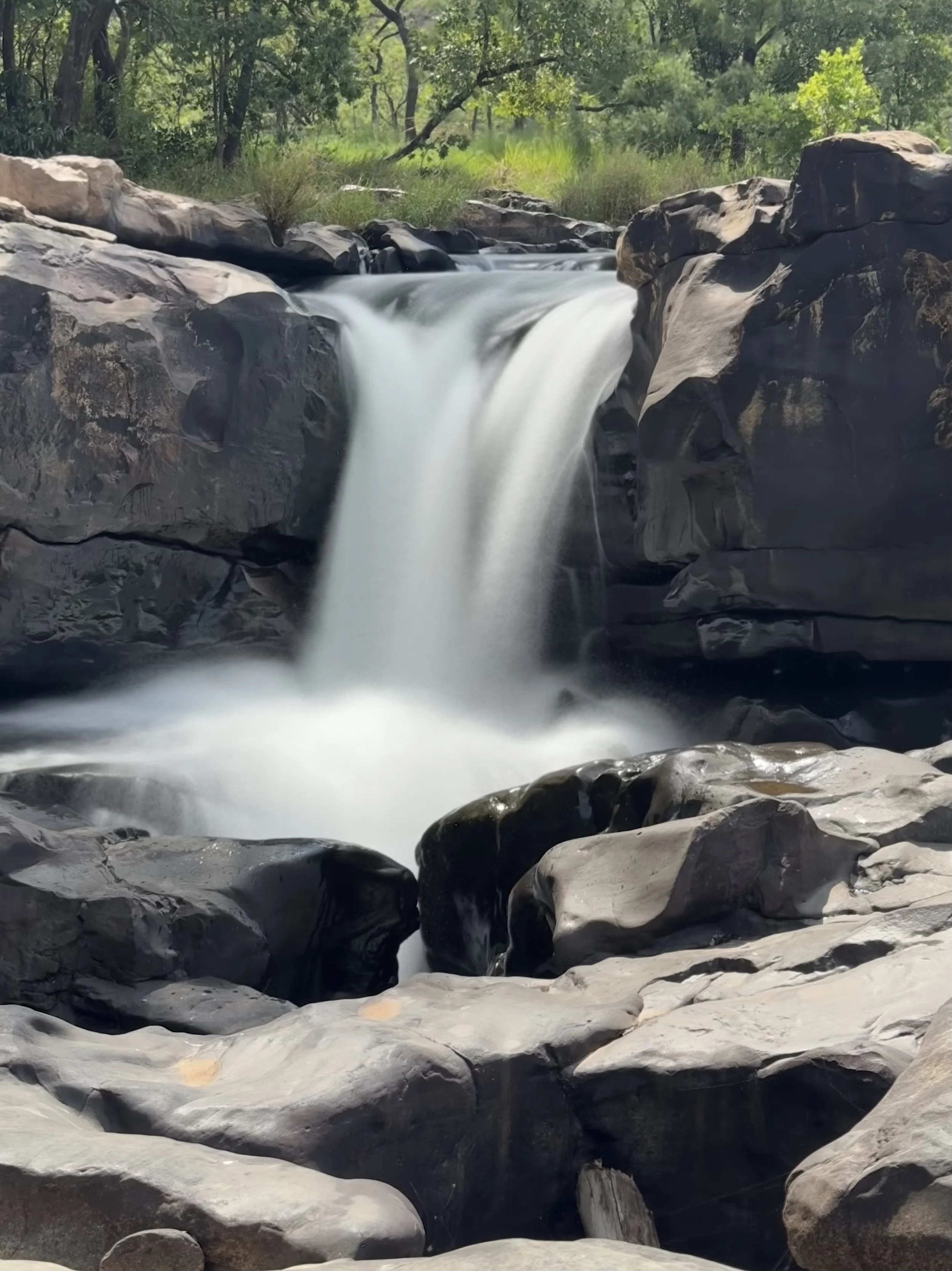  Water cutting through the rocks 
