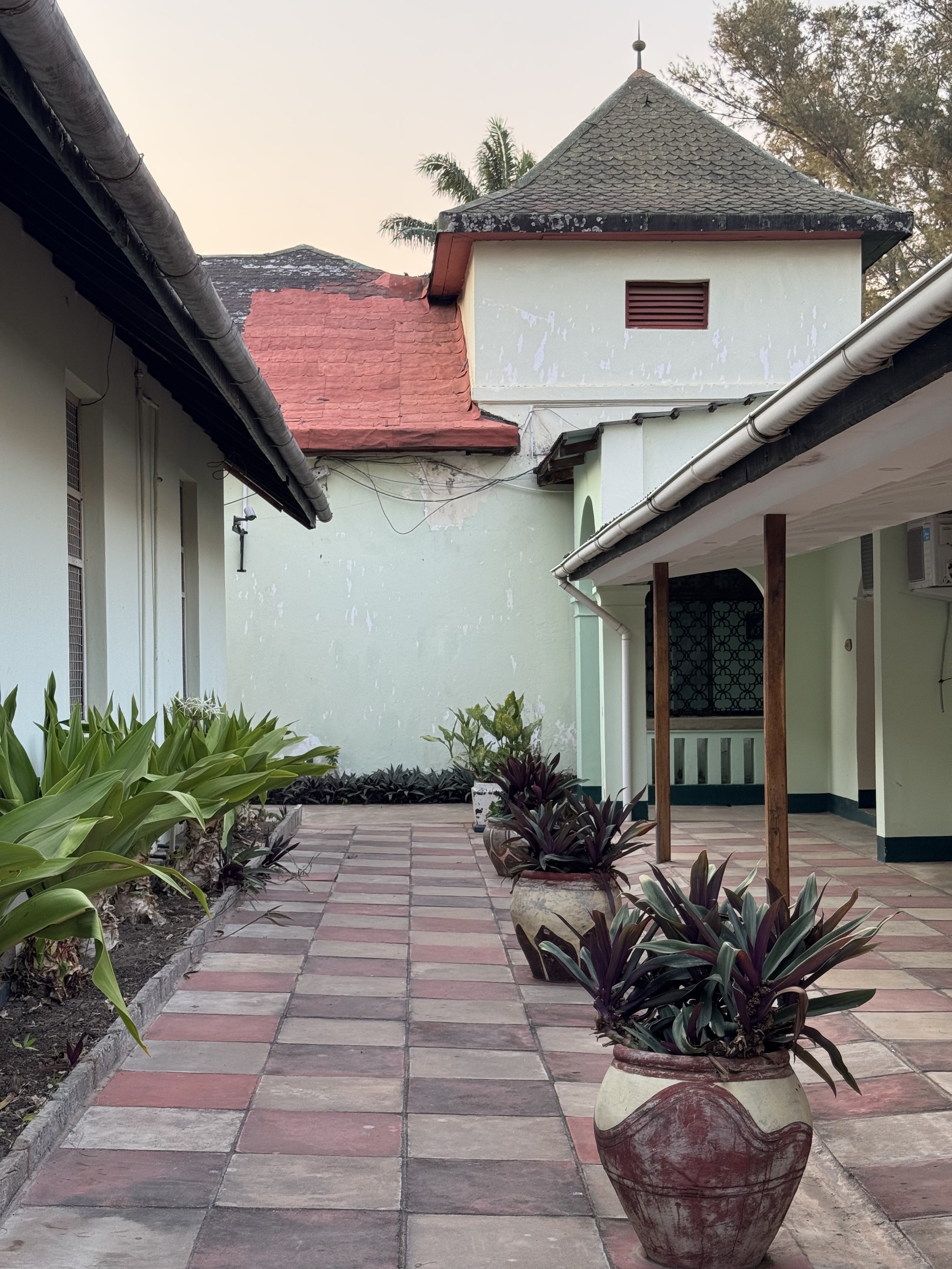  The Orion Tabora Hotel, formerly built to house the German Kaiser on his visit to Tanganyika. He didn’t make it on account of World War I 