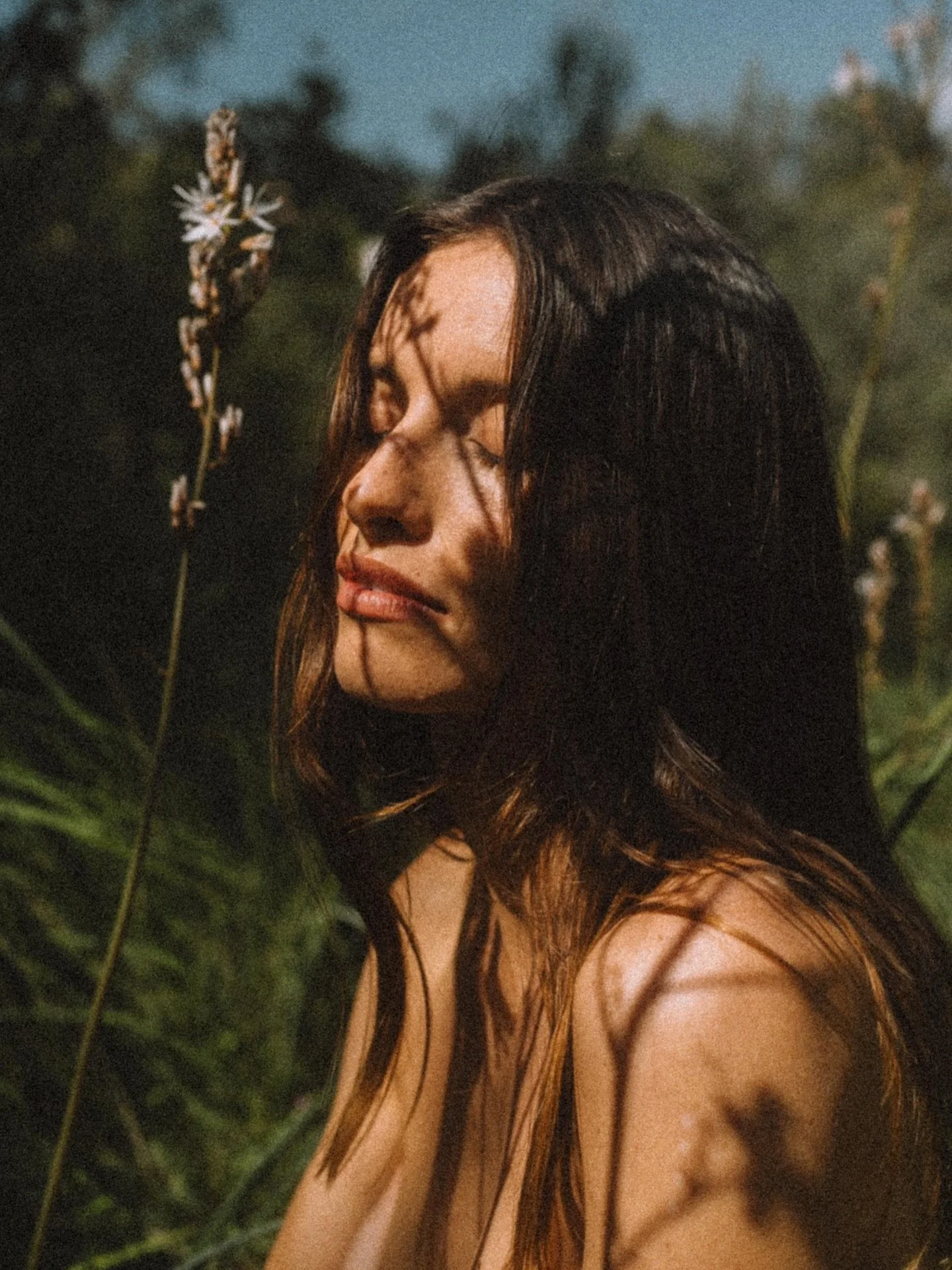 Fall Equinox vibes 🕯️

Photo 1: @justine.robineau