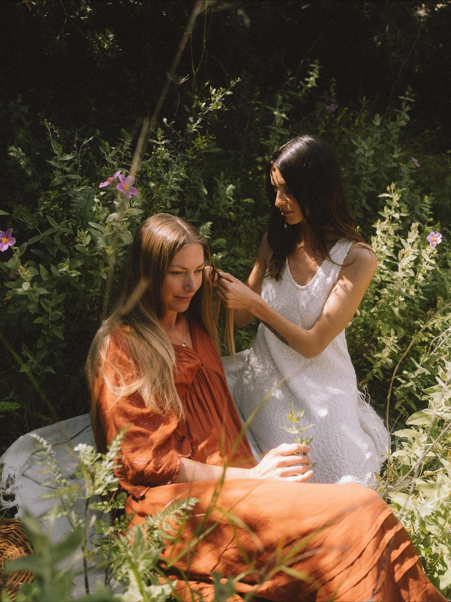 This season, let&rsquo;s celebrate friendship and self-care! Whether it&rsquo;s a special occasion or just because, there&rsquo;s no better way to show you care than by introducing a friend to your favorite organic skincare line 🌞 

Tag a friend in 