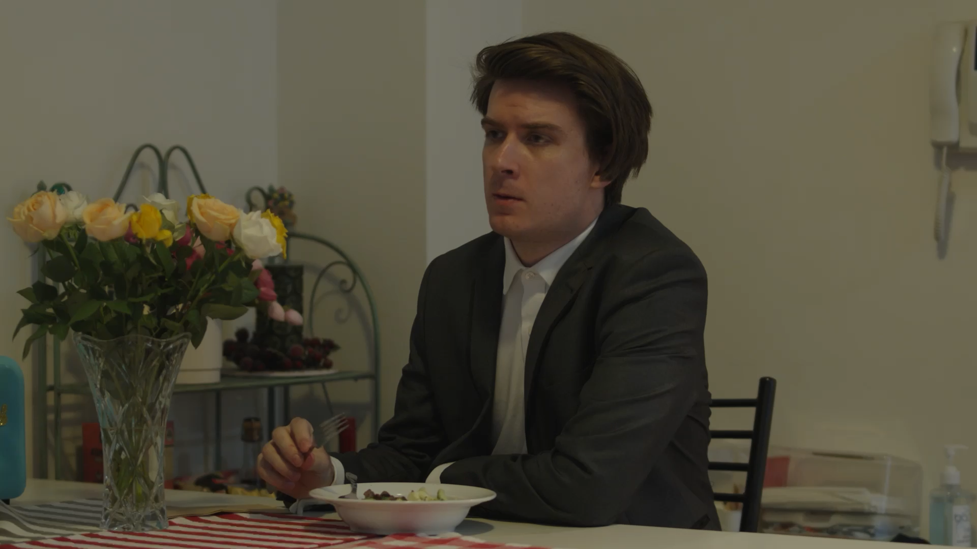 Copy of DJANTING_FRANSISKUS_THE QUIET ANSWER_ H24.00_03_08_17.Still027.png