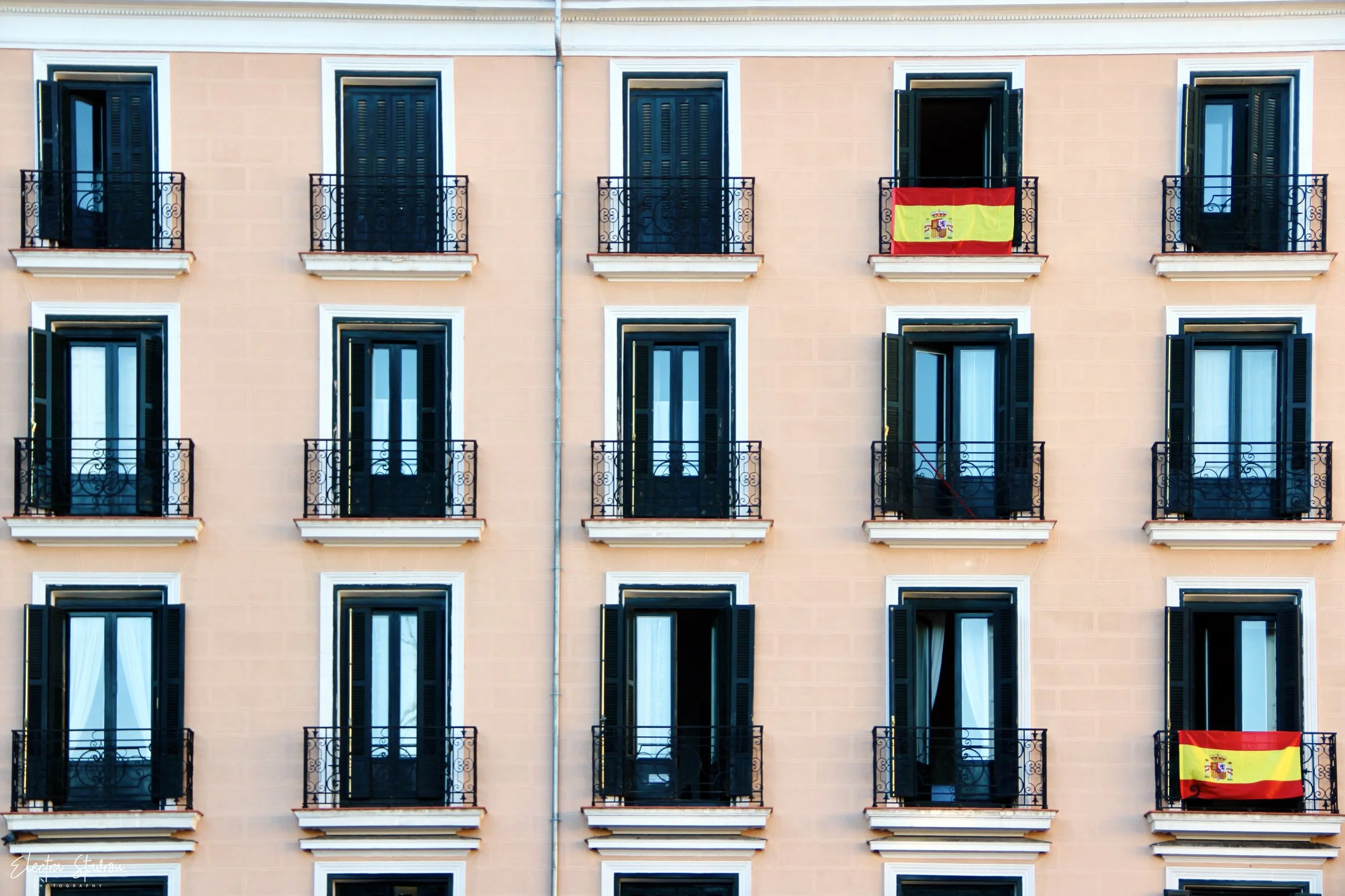 Electra Stavrou_Ventanas Madrilenas.jpg