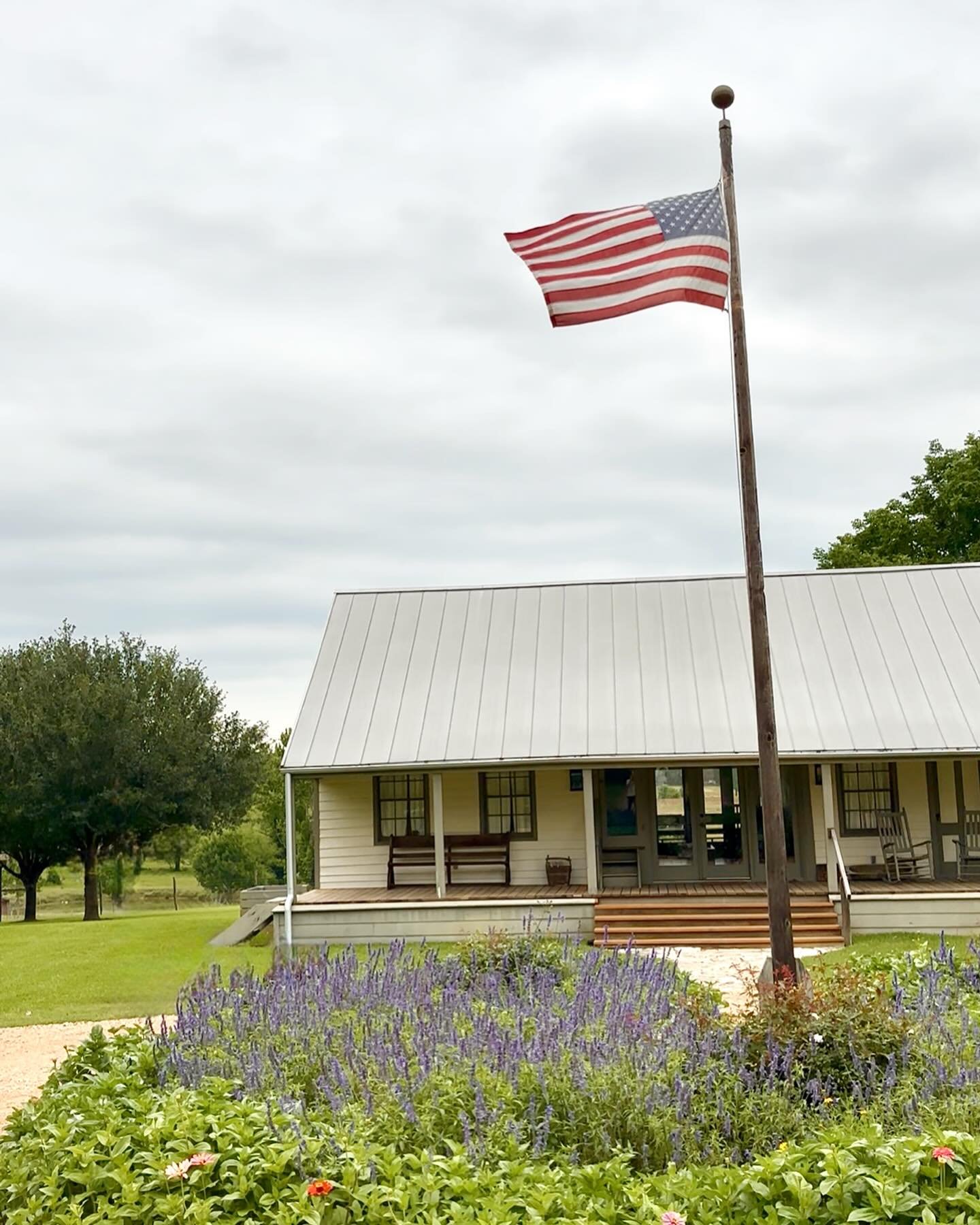 Grateful today and always for those who served and sacrificed. 🇺🇸#NeverForget #memorialday #starhillfarms #starhill #brave #redwhiteandblue #freedom ❤️🤍🩵