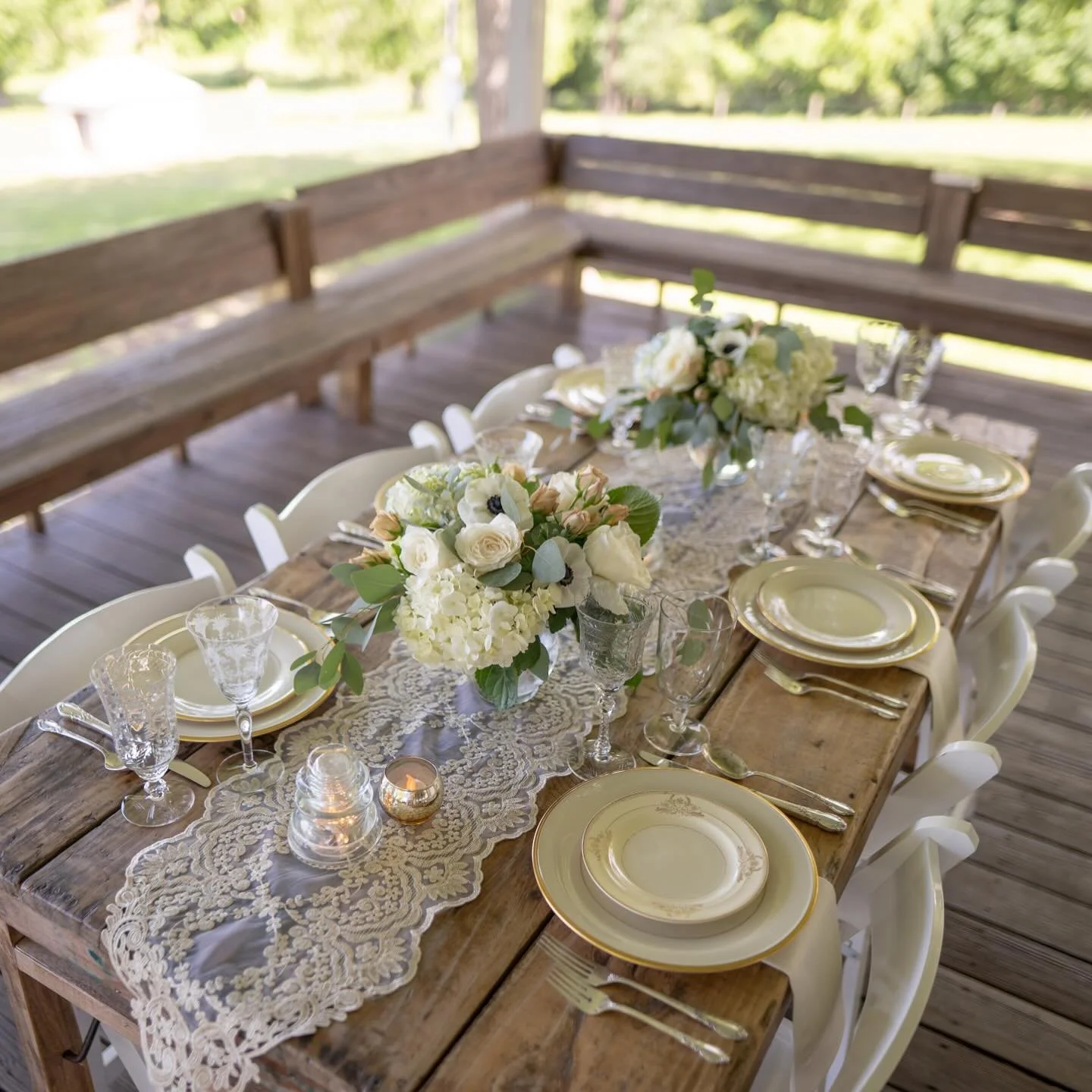 The best memories are made under open skies and with the people you love most 🤍💐✨

📸 @garyblakephoto 

#ranch #gathering #countryside #texas