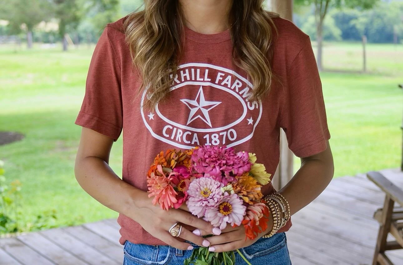 Be Appreciative 🌺🌸

We appreciate the stunning flowers on the farm and the matching merch! Head to our shop to find the same tee and other colors! #starhill #starhillfarms #newulm #merch #friday #getaway