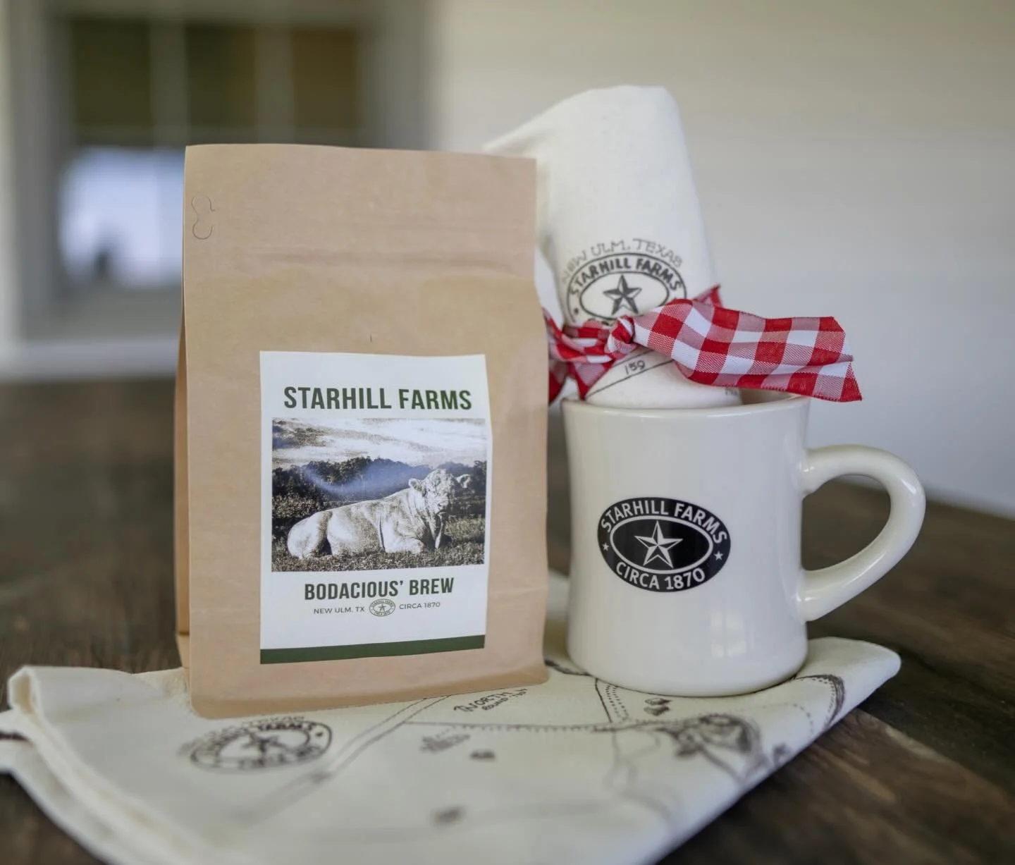 Be merry! 🔔🎄&hearts;️

Need some gifts for your friends and family? Order some merch or other items in our shop like the amazing bodacious brew! Visit our shop now and see what could be the next PERFECT gift for the holidays! #starhillfarms #starhi