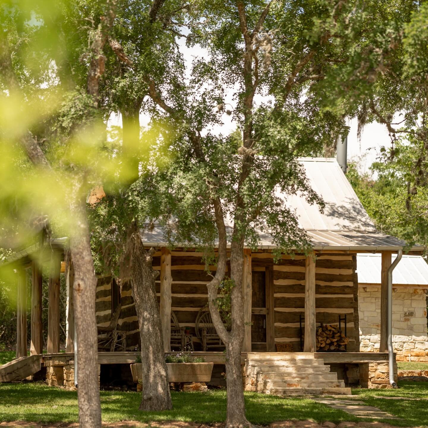 Sundays are meant for resting, sunshine, and slow moments under the trees 🌿☀️✨

#countryside #ranchlife #texas #outdoors