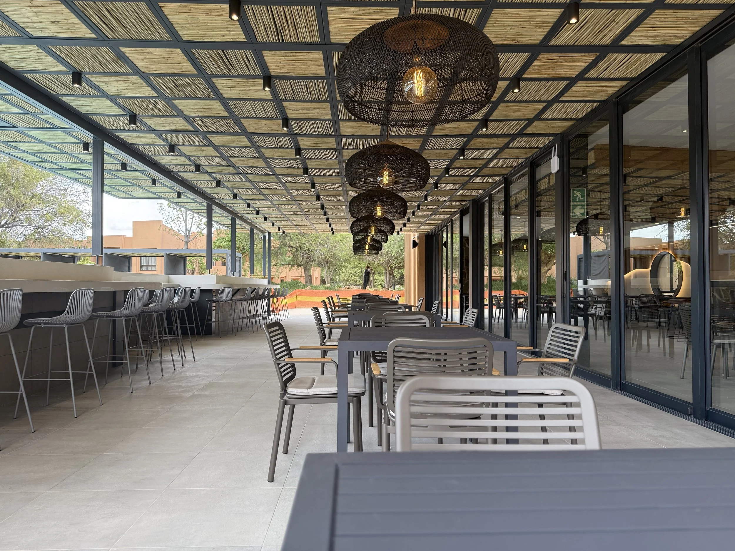 2512_Oasis Restaurant_11.jpeg