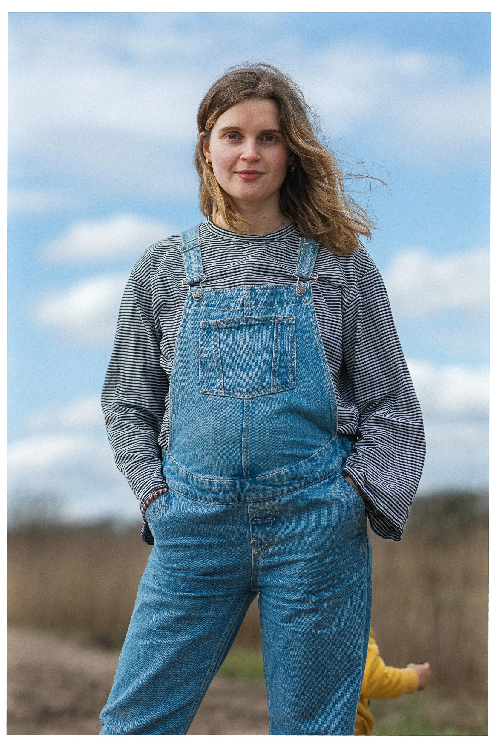 portret van zwangere moeder op locatie