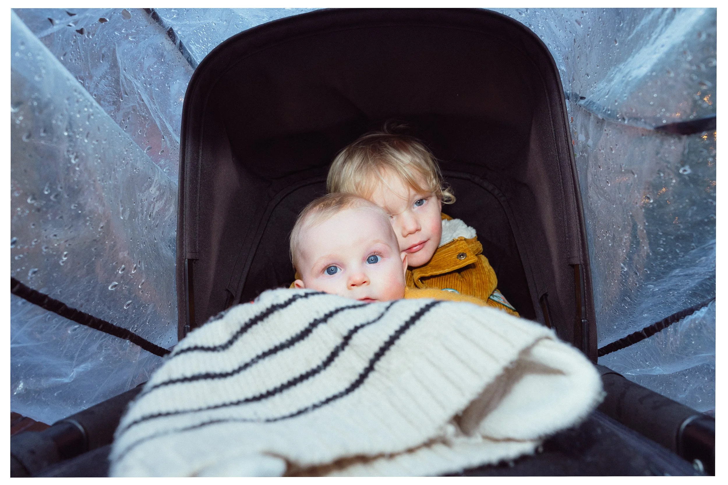 Documentair portret van familie in Den Bosch, gefotografeerd door Jan Gradje Vollebergh